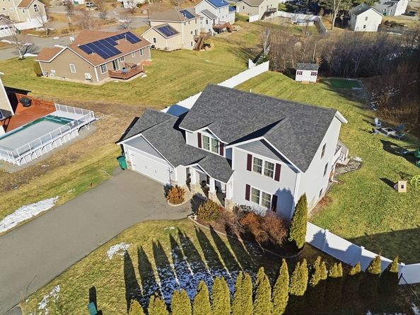 18 Downy Cir, Fitchburg MA 01420