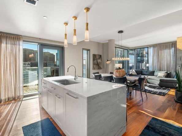 300 Pier 4 Blvd 6M, Boston MA 02110