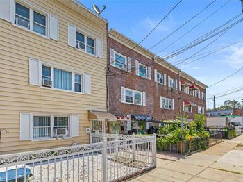 1570 Paulding Avenue