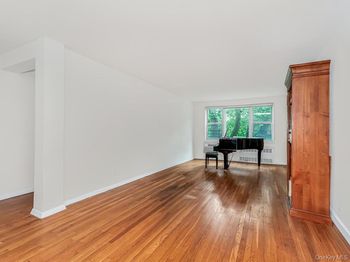 679 W 239th Street W