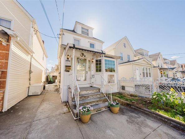 90-62 202nd Street, Hollis NY 11423