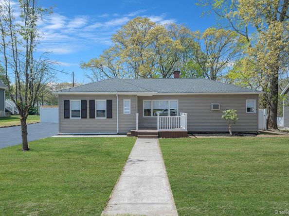 94 Rosemary Lane, Centereach NY 11720