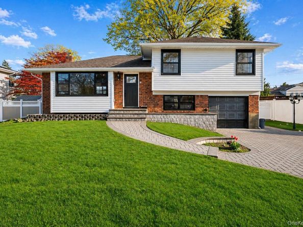 10 Lincoln Street, Farmingdale NY 11735