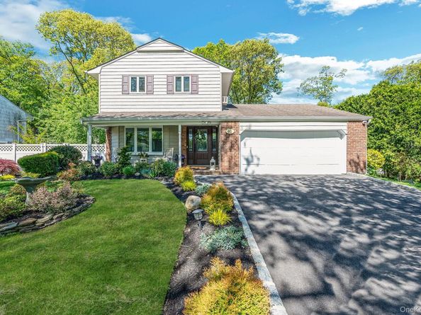 40 Boxwood Drive, Kings Park NY 11754