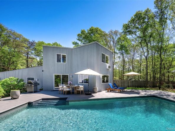 11 N Quarter Road, Westhampton NY 11977