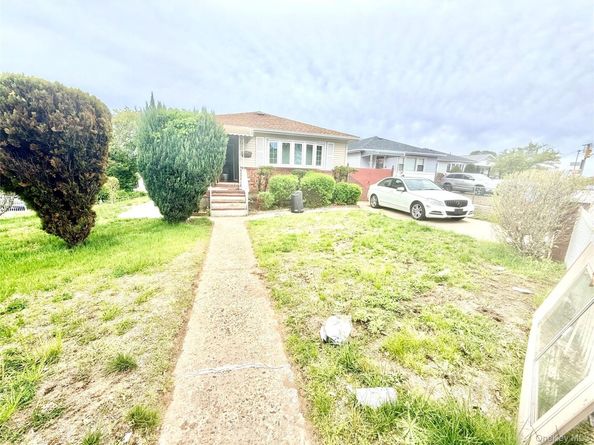 22518 S CONDUIT Avenue, Springfield Gardens NY 11413