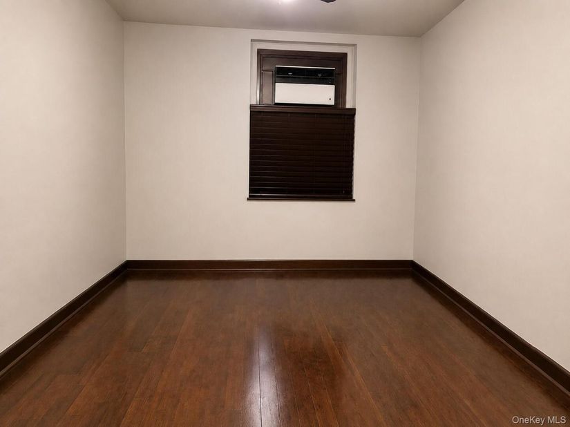 21-06 35th Street 1B, Astoria NY 11105