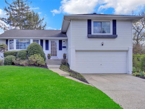 25 Lake Shore Boulevard, Massapequa NY 11758