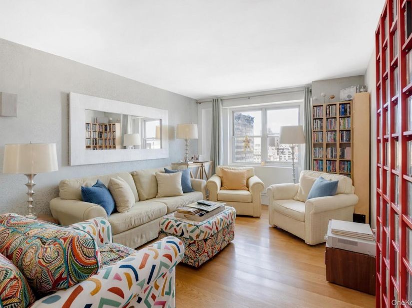 400 E 54th Street 25CDE, New York (Manhattan) NY 10022