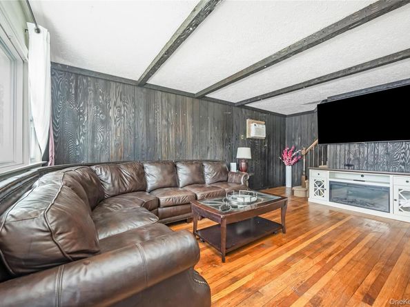 1406 M Street, Elmont NY 11003