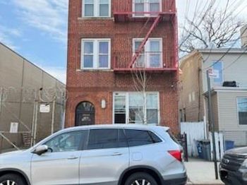 100-04 Spruce Street