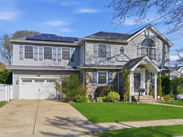 2185 Howard Place, Bellmore NY 11710