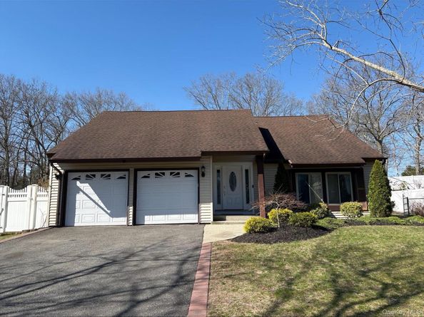 173 Sequoia Drive, Coram NY 11727