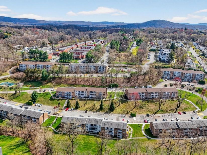 1840 Crompond Road 1A4, Peekskill NY 10566