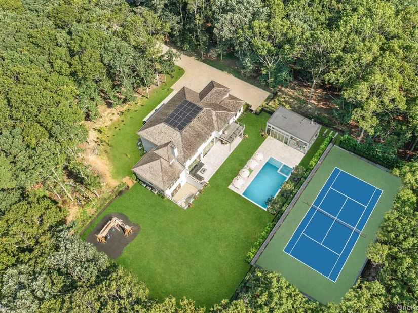 1552 Deerfield Road, Water Mill NY 11976