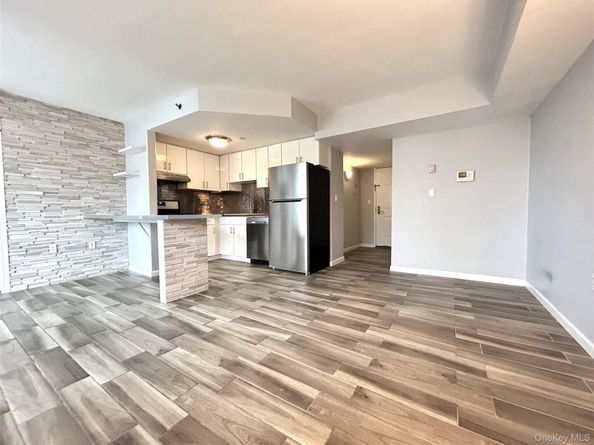 63-47 Booth Street 3C, Rego Park NY 11374