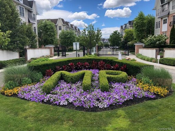 428 Trotting Lane 428, Westbury NY 11590