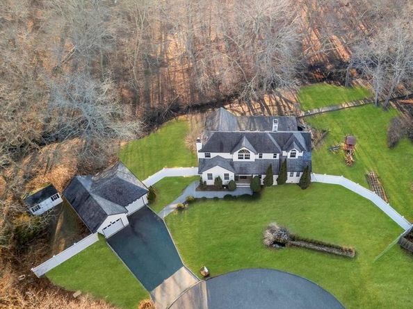 20 Tulip Court, Moriches NY 11955