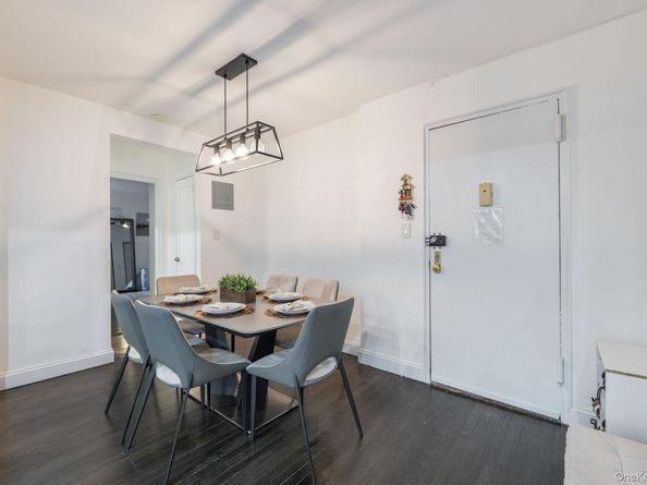 84-01 Main Street 527, Briarwood NY 11435