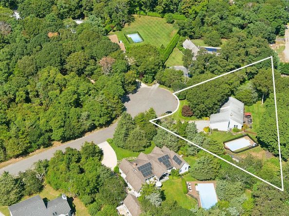 6 Wintergreen Lane, Westhampton NY 11977