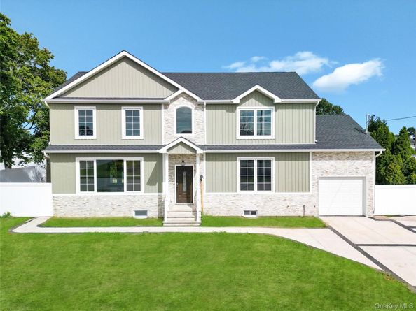 123 Cayuga Avenue, Deer Park NY 11729