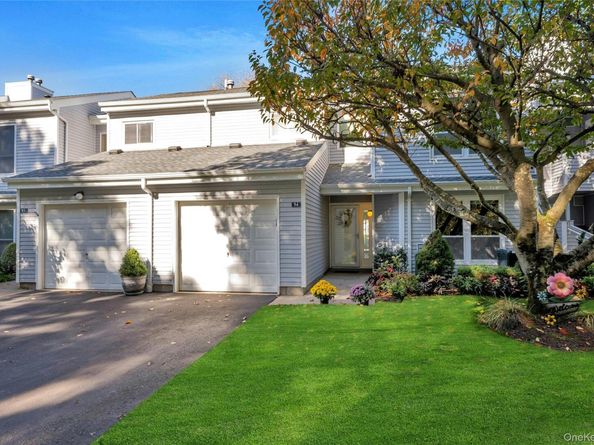 94 Hampton Vista Drive, Manorville NY 11949