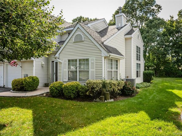 14 Mystic Circle, Bay Shore NY 11706