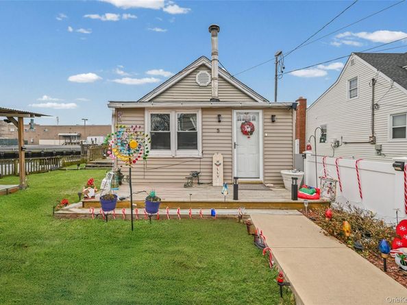 5 Chestnut Road, Inwood NY 11096