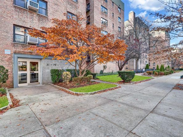 31-70 138 Street 3H, Flushing NY 11354