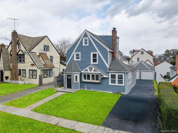 28 Cornwall Lane, Hempstead NY 11550