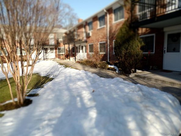 1233 Melville Rd 24, Farmingdale NY 11735