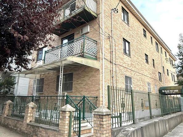 12214 25th Avenue 3A, College Point NY 11356
