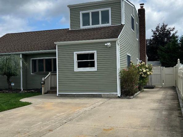 27 Taca Boulevard, Deer Park NY 11729
