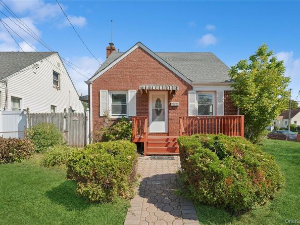 335 Locust Avenue, Uniondale NY 11553