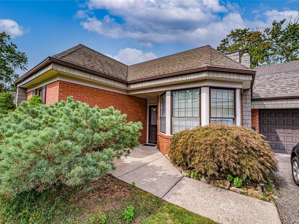 52 Admirals Drive E, Bay Shore NY 11706