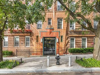 601 Pelham Parkway North