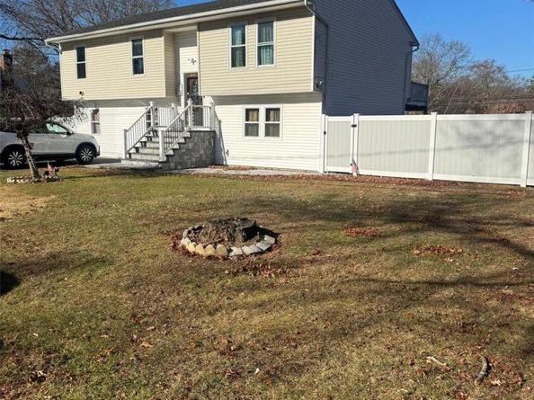 489 Easton Street, Ronkonkoma NY 11779