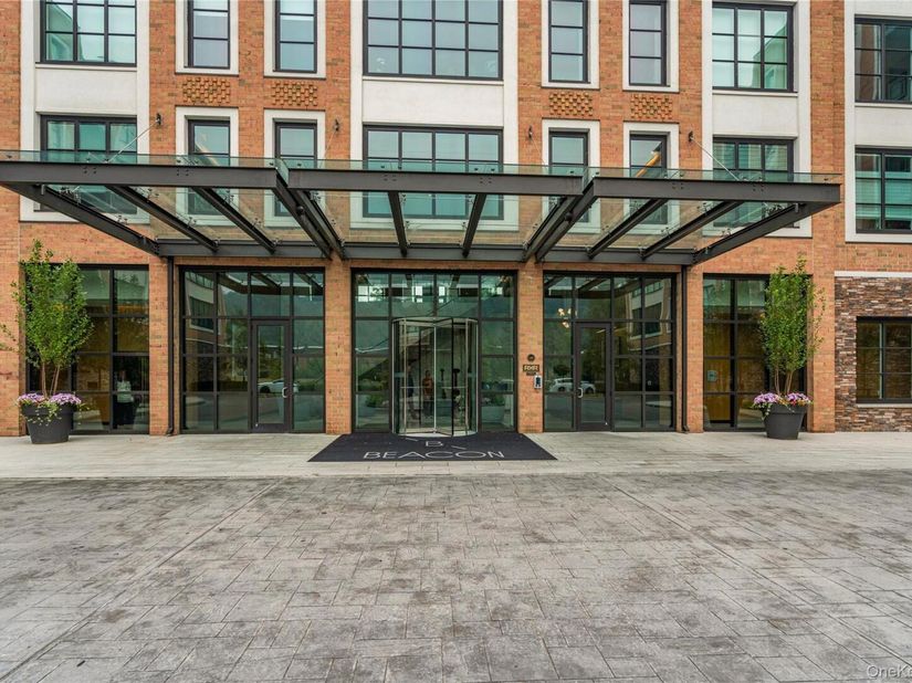100 Garvies Point Road 1309, Glen Cove NY 11542