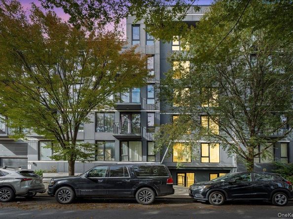 458 E 25th St 305, Brooklyn NY 11226