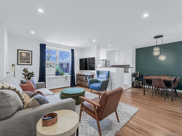 35-32 205th Street 279, Bayside NY 11361