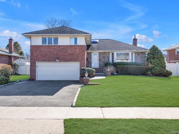 5 Hillvale Road, Syosset NY 11791