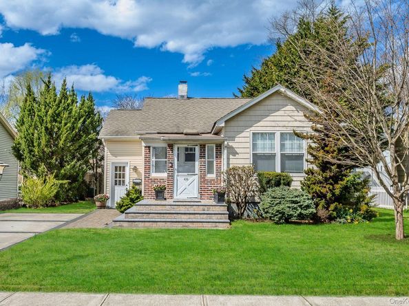 420 Albermarle Avenue, Bellmore NY 11710