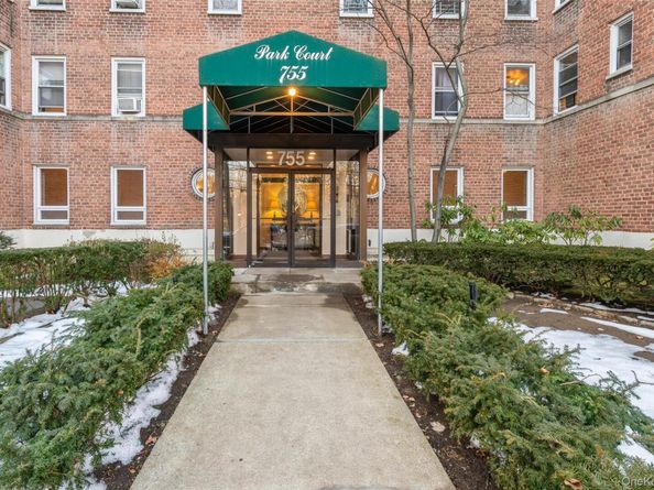 755 Bronx River Road 1C, Bronxville NY 10708