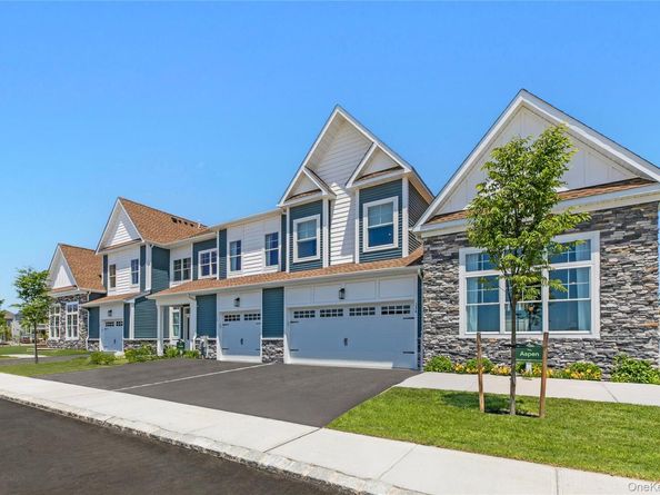 3 Juniper Lane 94, Yaphank NY 11980