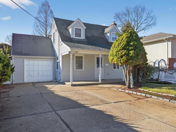 3992 William Street, Seaford NY 11783