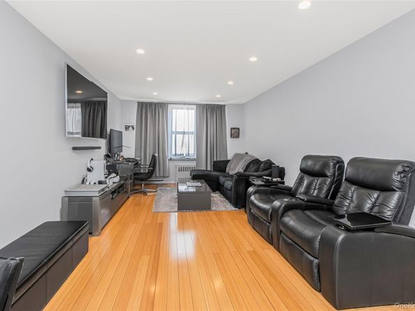 1874 Pelham Parkway S 4A, Bronx NY 10461