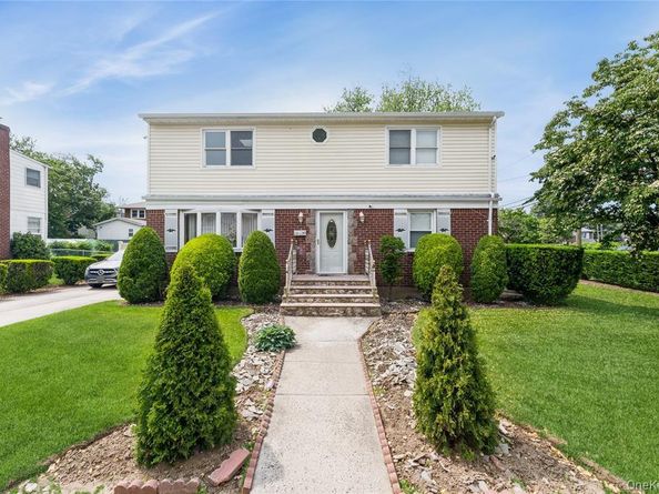 1377 D Street, Elmont NY 11003