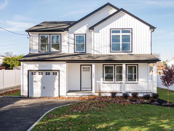 6 Gail Grace Court, Copiague NY 11726