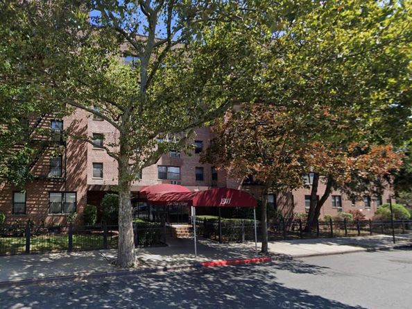 131-11 Kew Gardens Road 4B, Richmond Hill NY 11418