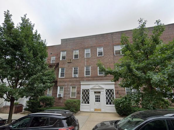 9410 64 Road B6, Rego Park NY 11374